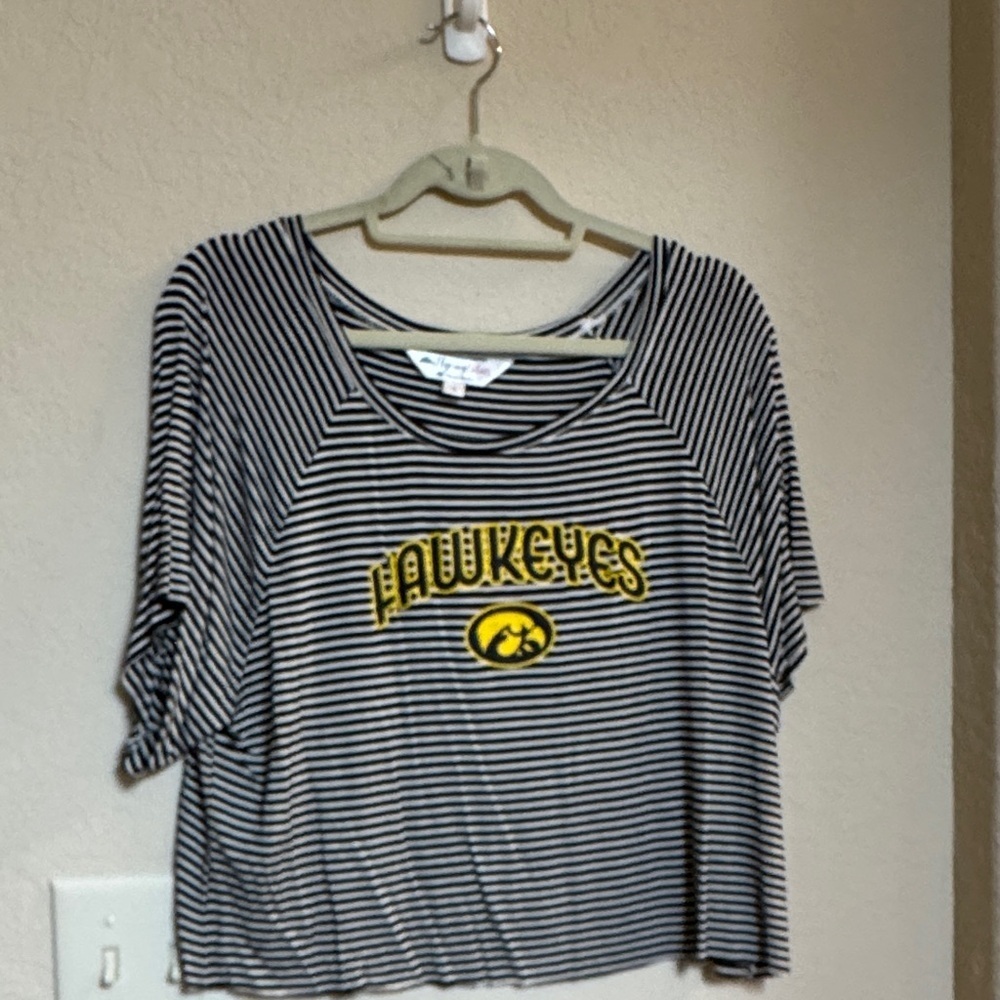 Flying Colors Striped Black and White Hawkeyes Women's Crop Top Size L
